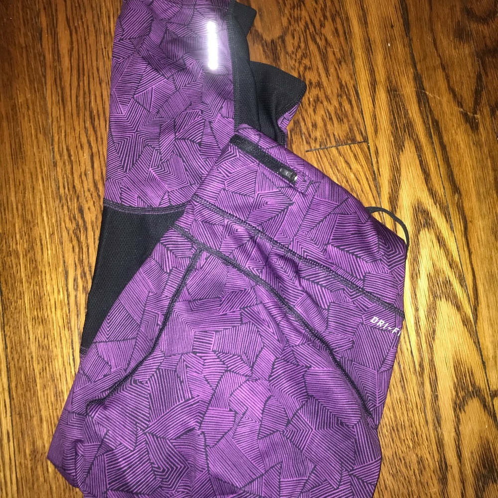 Nike Dri-fit capris - Picture 4 of 4